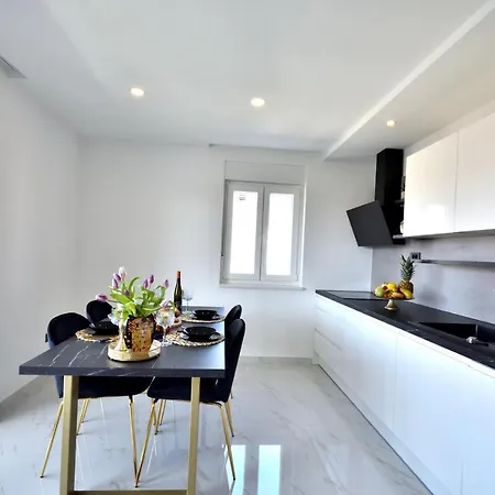 Marina Apartman